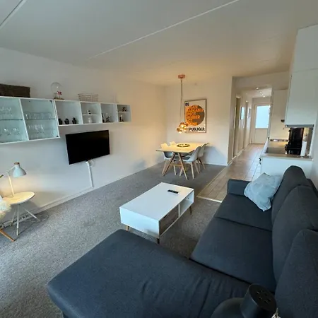 4 Personer - Henne *