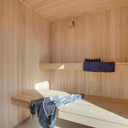 4 Personer - Henne 아파트 *