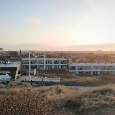 4 Personer - Henne 아파트 *